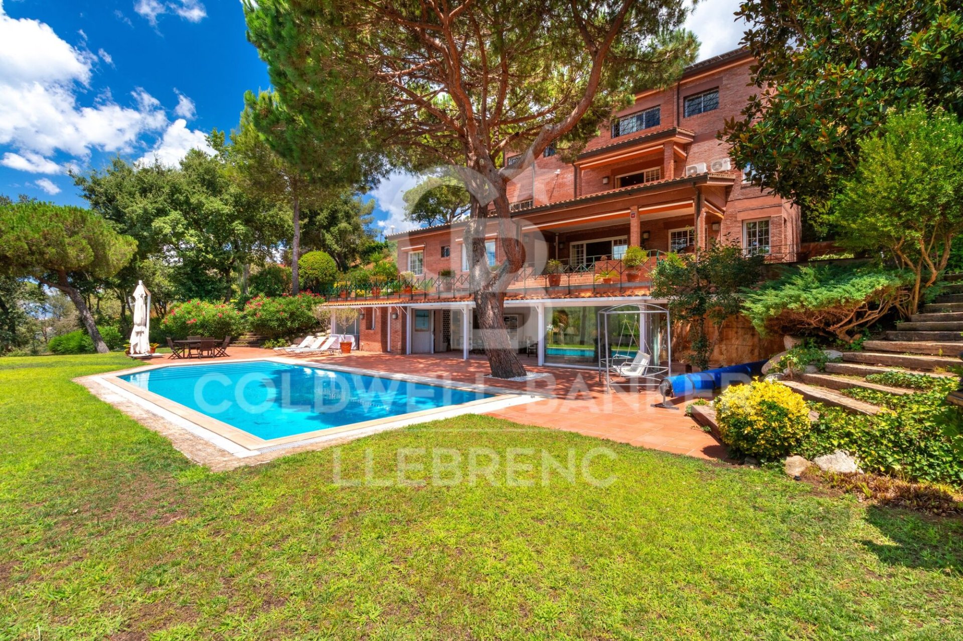 House in Barcelona, Spain 6 bedrooms, 381 sq.m. No. 158183