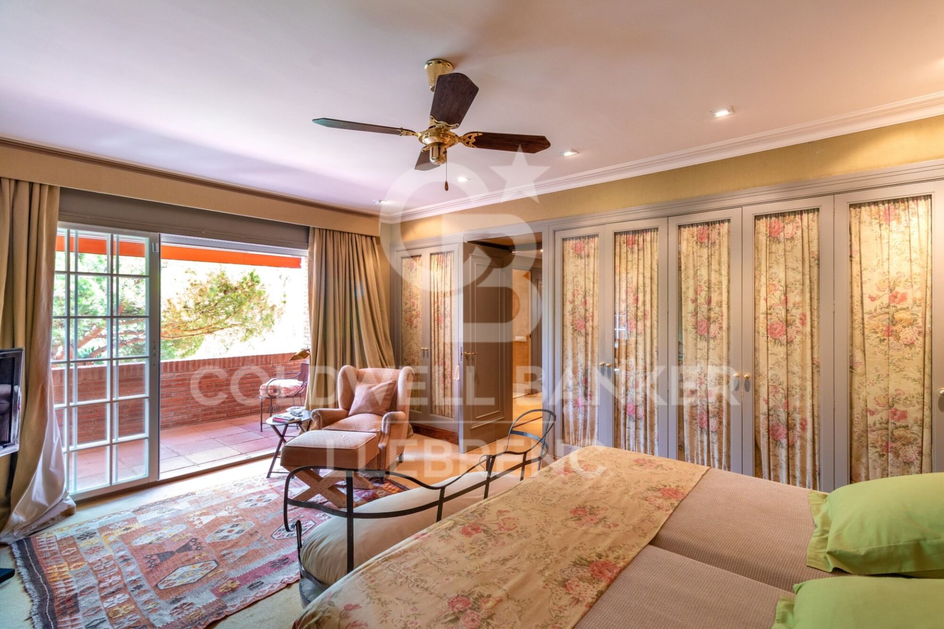 House in Barcelona, Spain 6 bedrooms, 381 sq.m. No. 158183