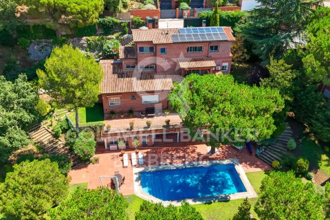 House à Barcelona, Espagne 6 chambres, 381 m2 No. 158183