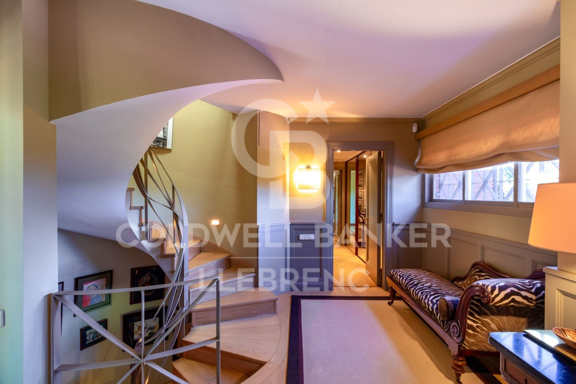 House in Barcelona, Spain 6 bedrooms, 381 sq.m. No. 158183