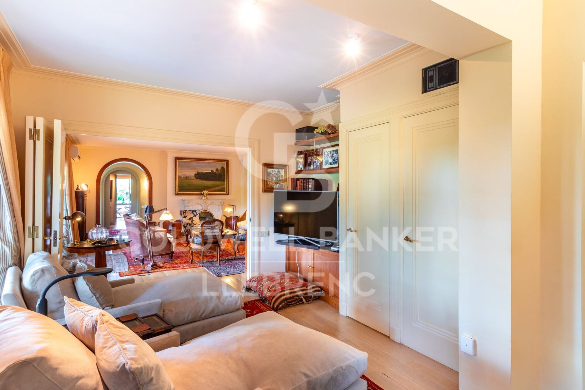 House in Barcelona, Spain 6 bedrooms, 381 sq.m. No. 158183