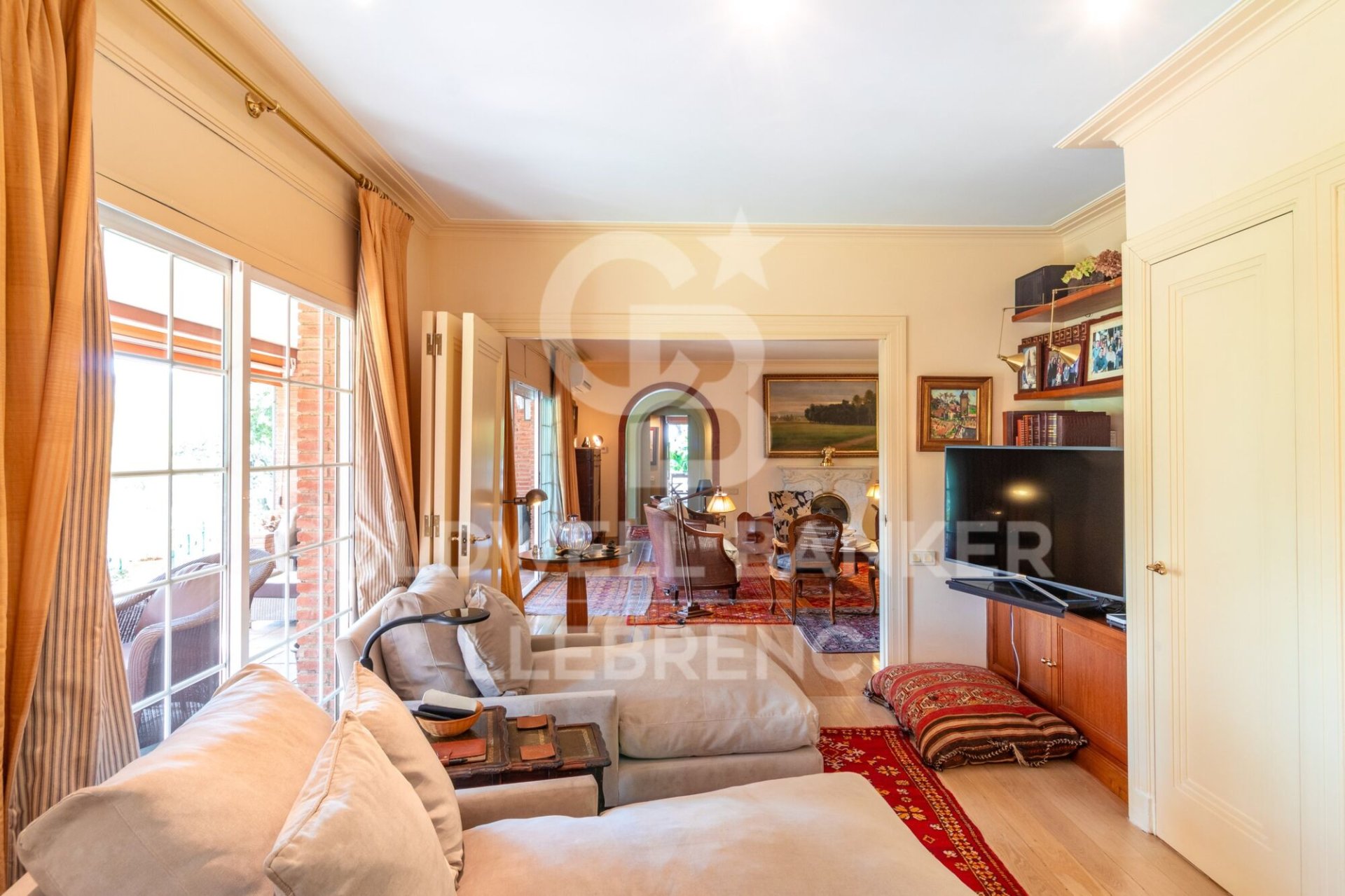 House in Barcelona, Spain 6 bedrooms, 381 sq.m. No. 158183