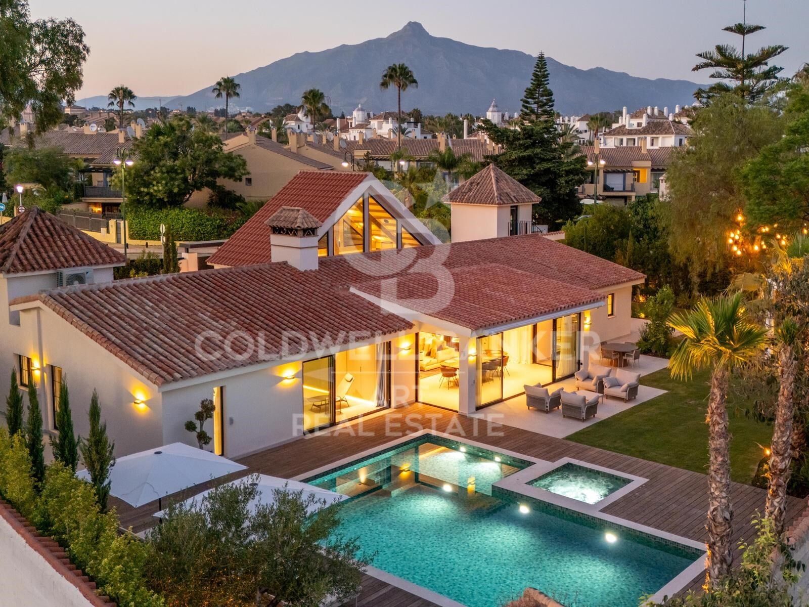 House in Marbella, Malaga, Spain 5 bedrooms, 336 sq.m. No. 158184