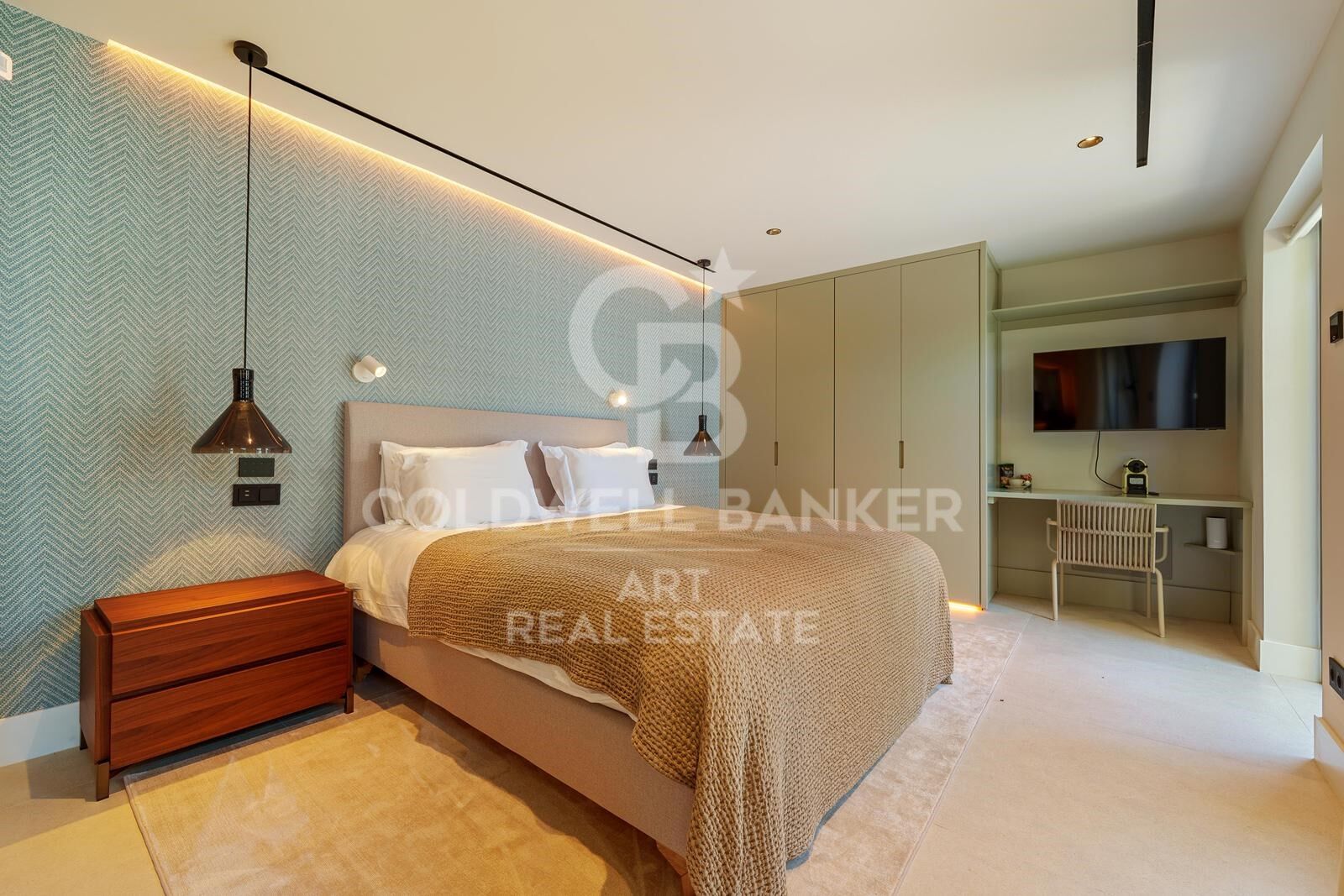 House in Marbella, Malaga, Spain 5 bedrooms, 336 sq.m. No. 158184
