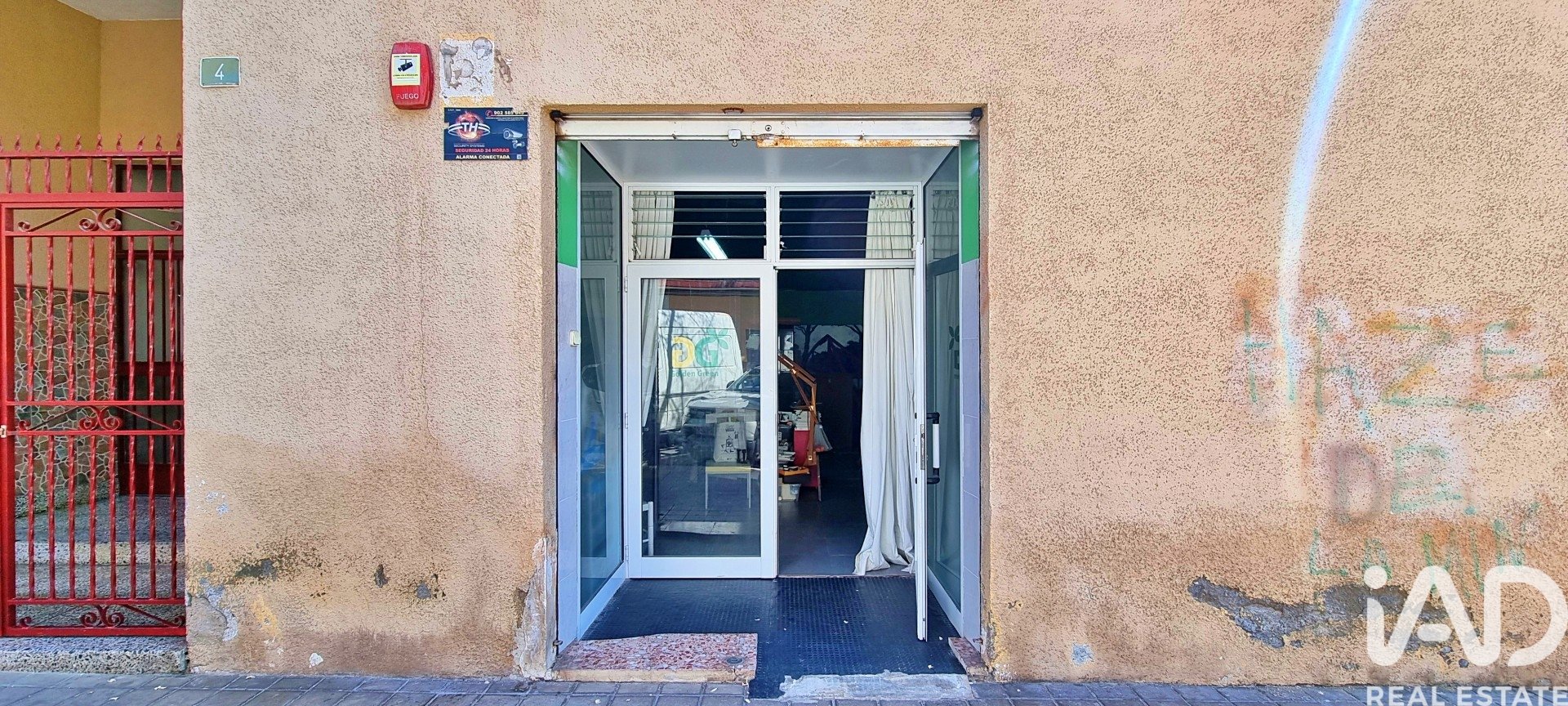 Propiedad comercial en Alicante, España 2 dormitorios, 73 m2 No. 184847