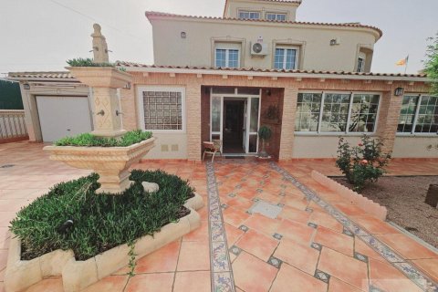 Huvila Torrevieja, Alicante, Espanja 5 makuuhuonetta, 330 m2 No. 165563