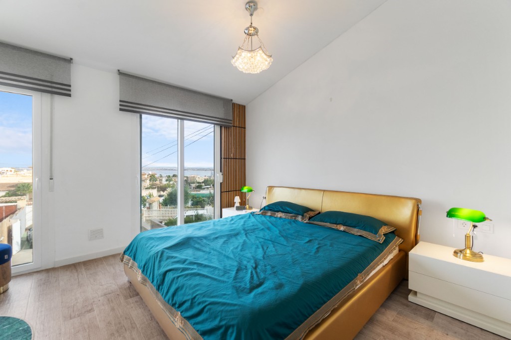 Villetta a schiera a Los Balcones, Alicante, Spagna 3 camere da letto, 103 mq. N° 145260