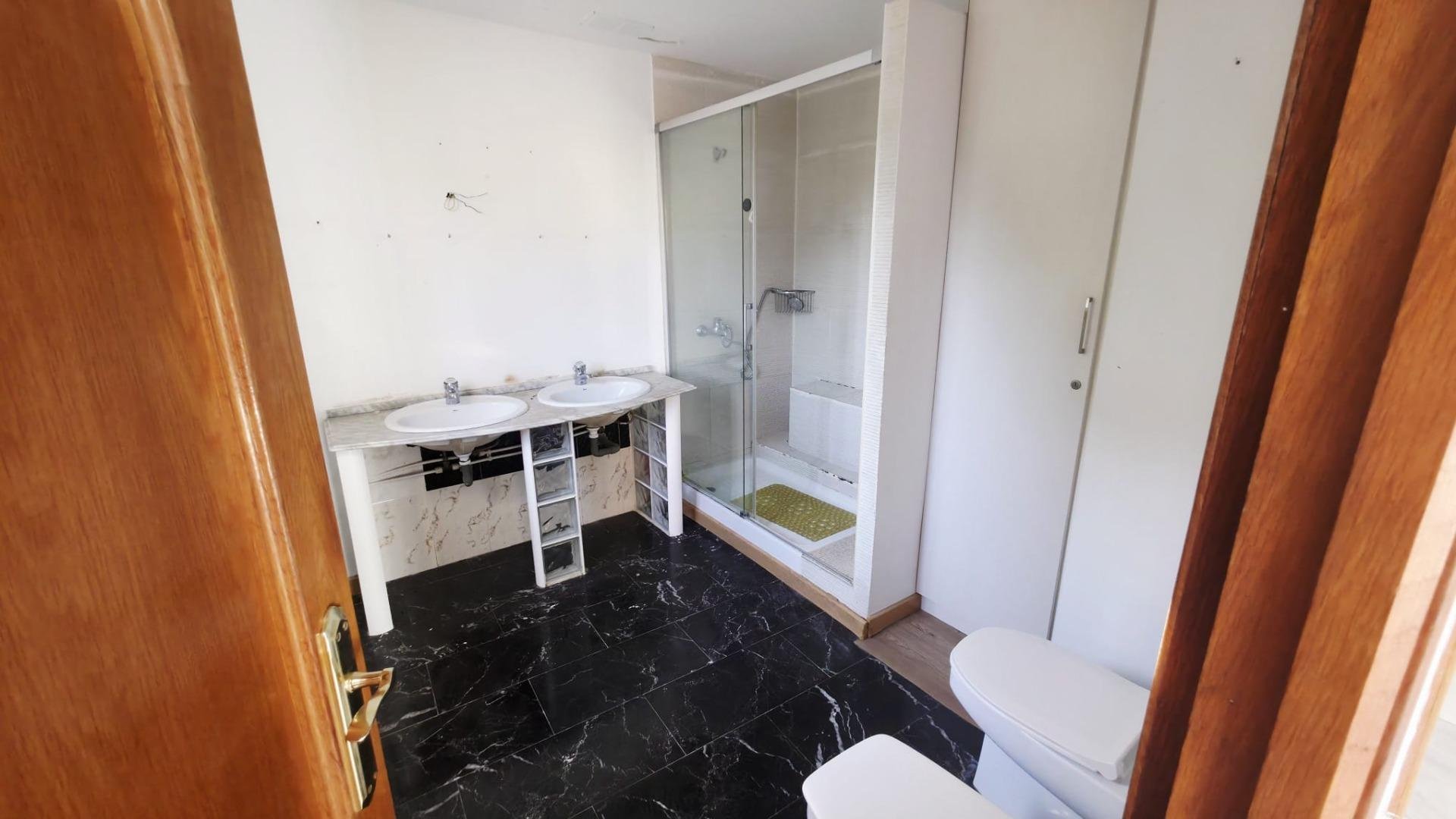 Huoneisto Alicante, Espanja 5 makuuhuonetta, 233.4 m2 No. 165760