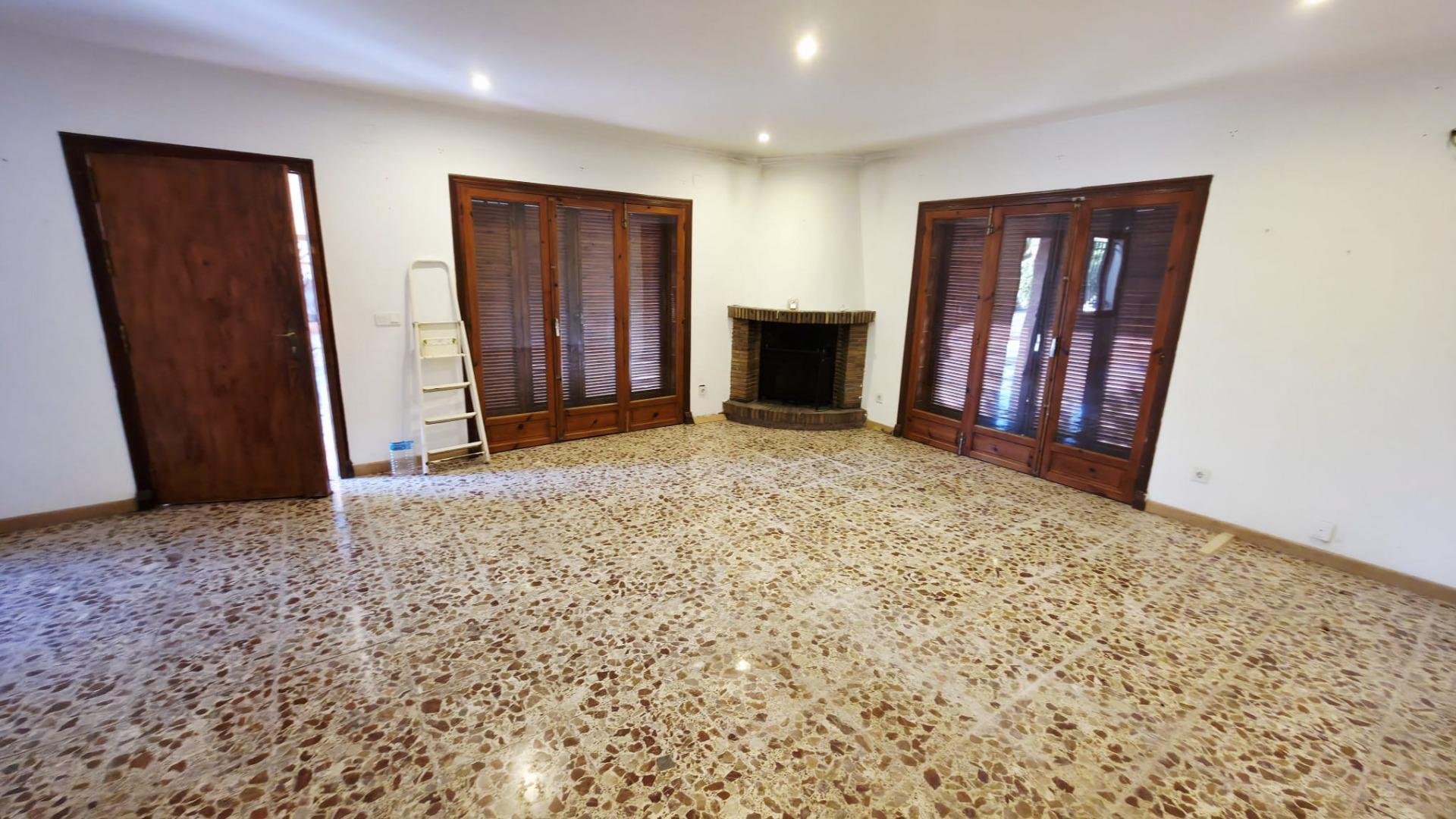 Huoneisto Alicante, Espanja 5 makuuhuonetta, 233.4 m2 No. 165760