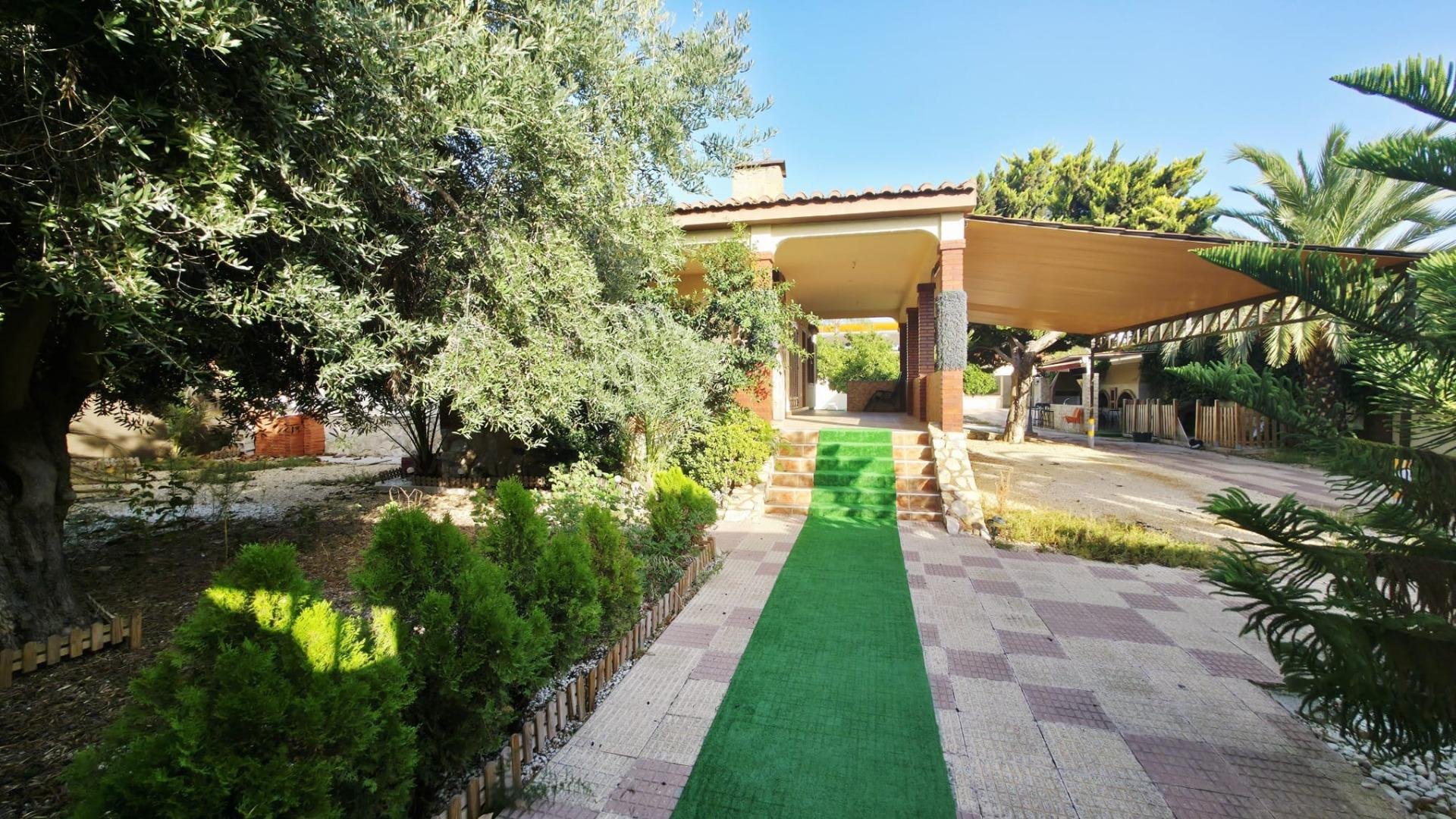Huoneisto Alicante, Espanja 5 makuuhuonetta, 233.4 m2 No. 165760