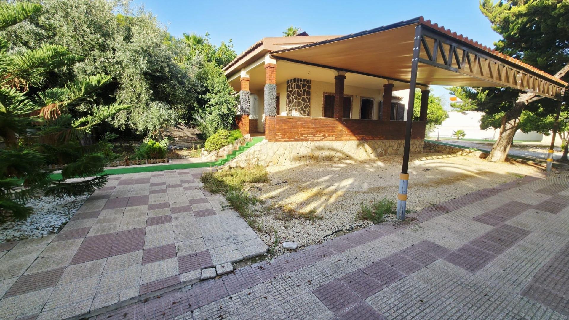 Huoneisto Alicante, Espanja 5 makuuhuonetta, 233.4 m2 No. 165760