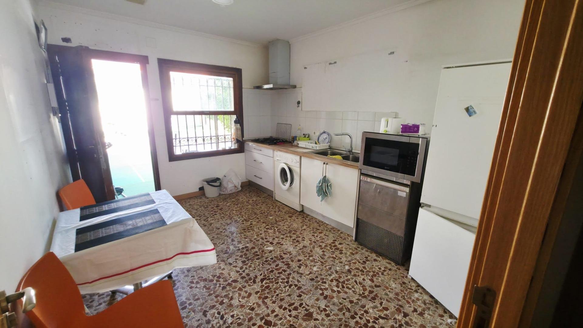 Huoneisto Alicante, Espanja 5 makuuhuonetta, 233.4 m2 No. 165760