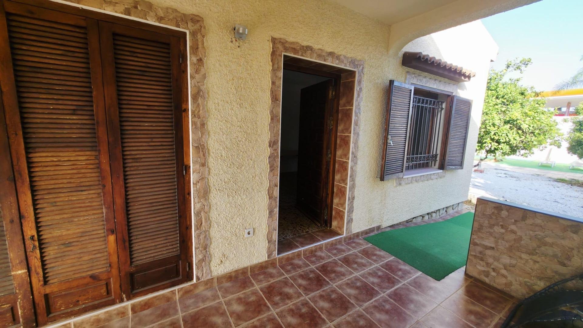 Huoneisto Alicante, Espanja 5 makuuhuonetta, 233.4 m2 No. 165760