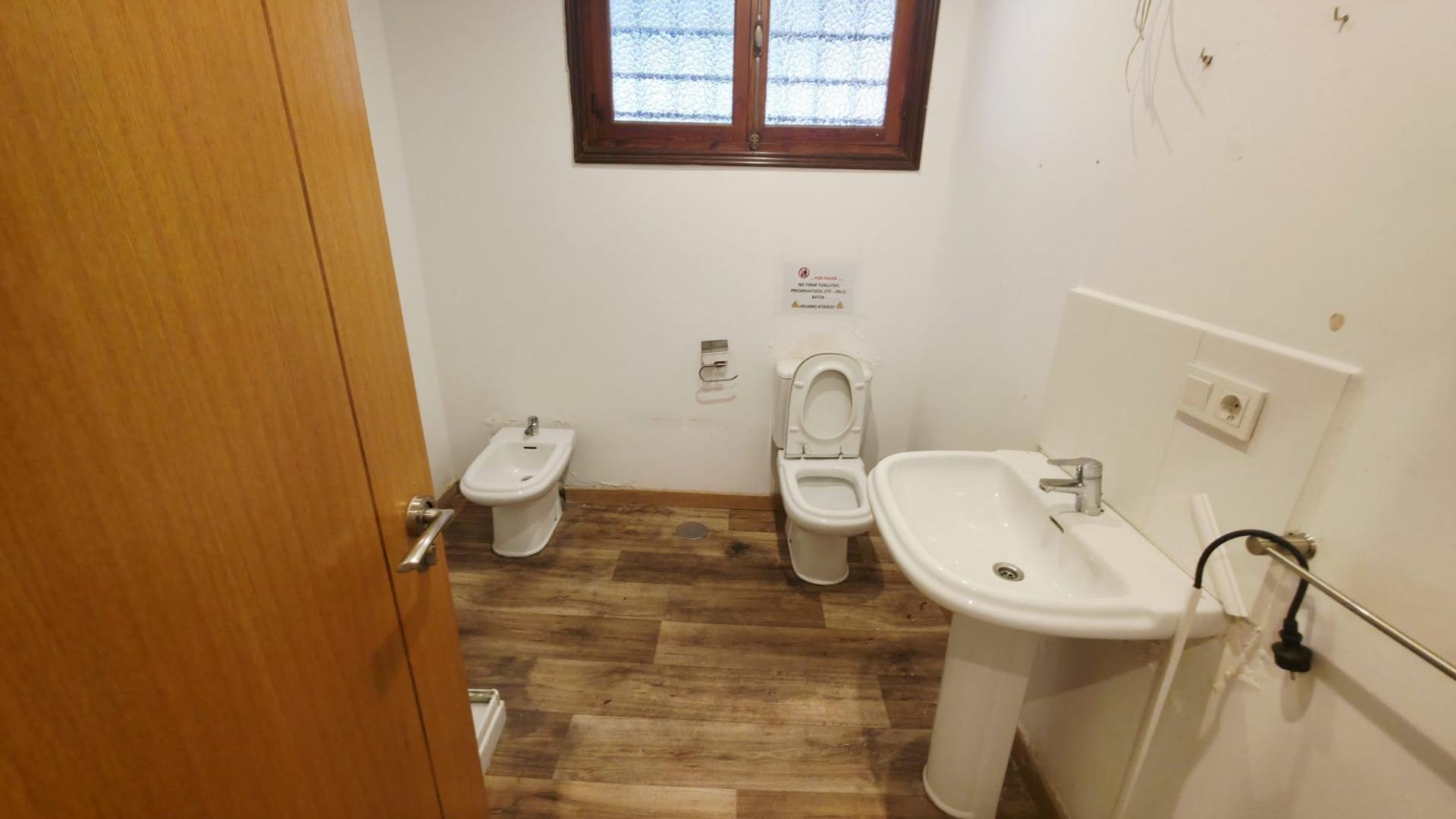 Huoneisto Alicante, Espanja 5 makuuhuonetta, 233.4 m2 No. 165760