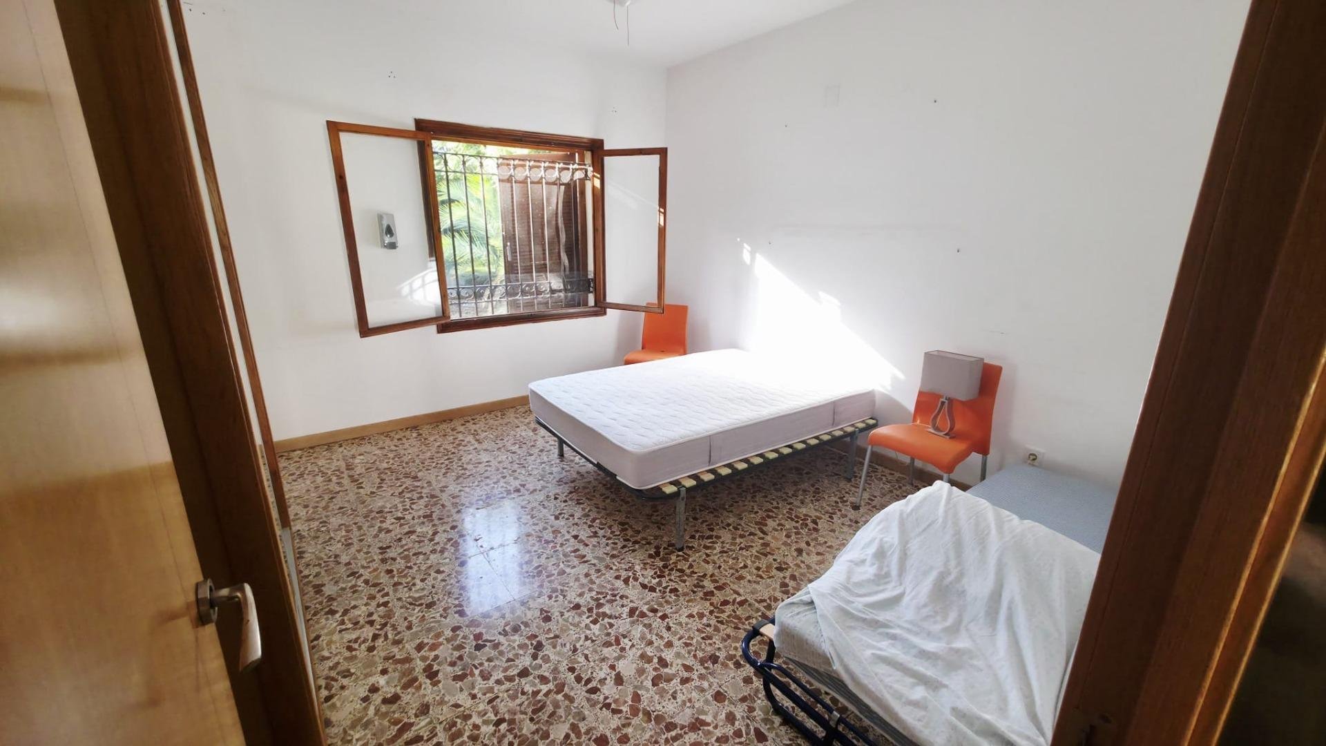 Huoneisto Alicante, Espanja 5 makuuhuonetta, 233.4 m2 No. 165760
