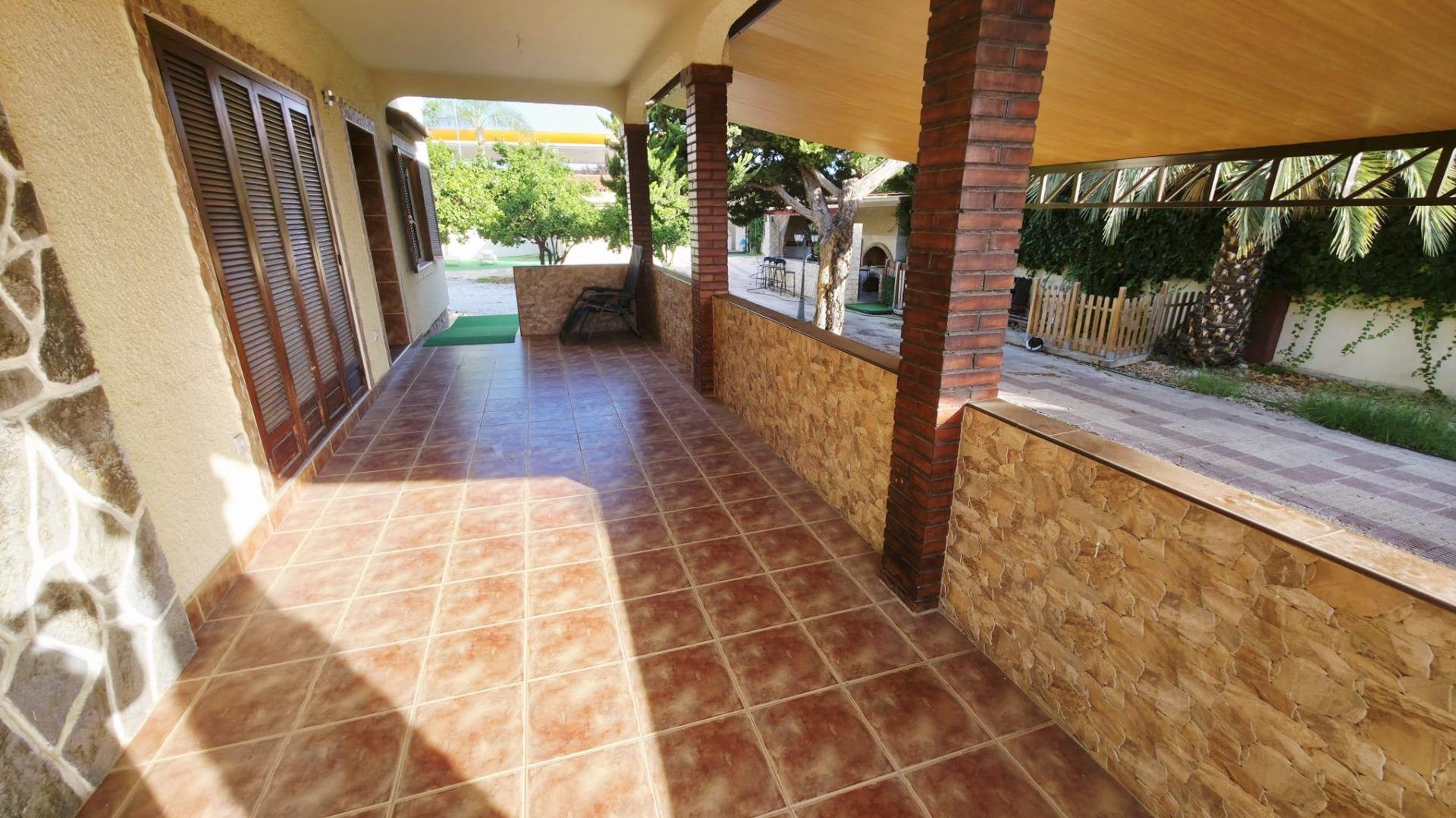Huoneisto Alicante, Espanja 5 makuuhuonetta, 233.4 m2 No. 165760