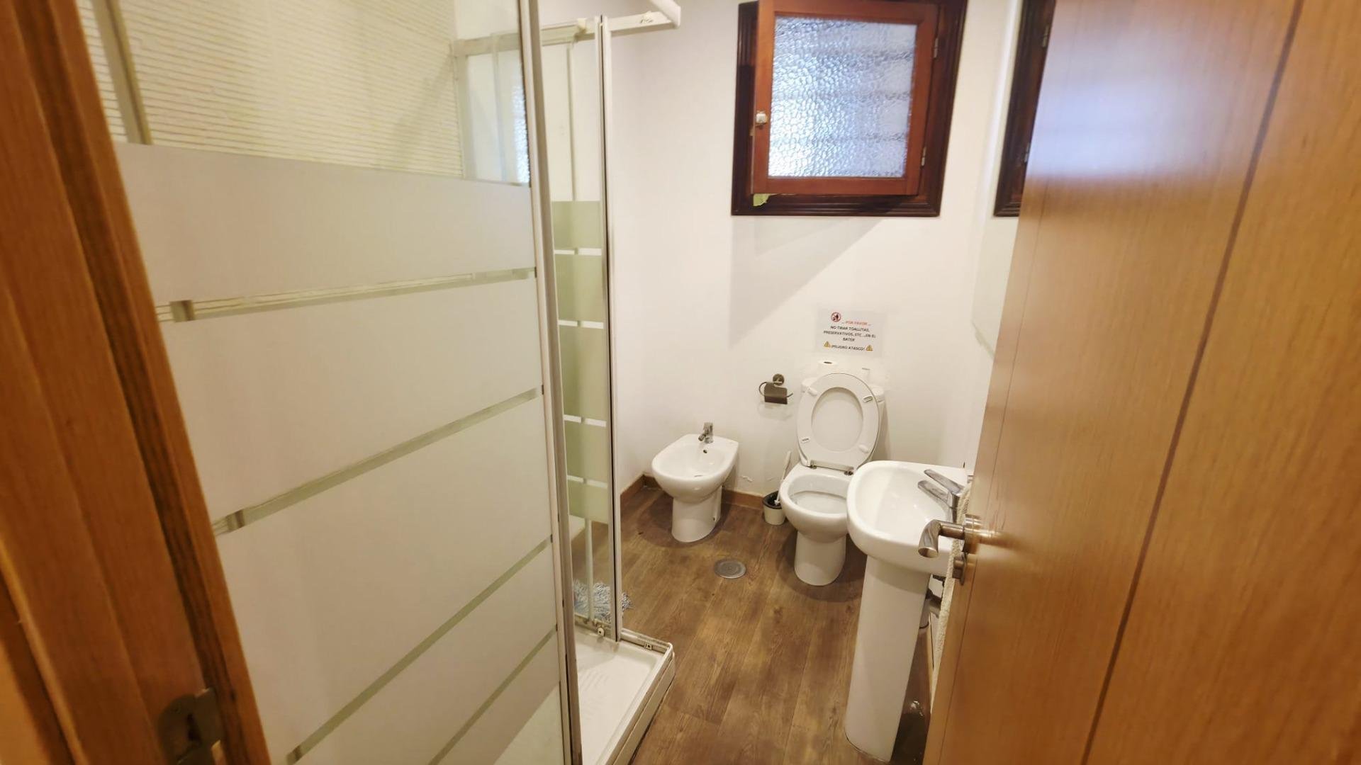 Huoneisto Alicante, Espanja 5 makuuhuonetta, 233.4 m2 No. 165760
