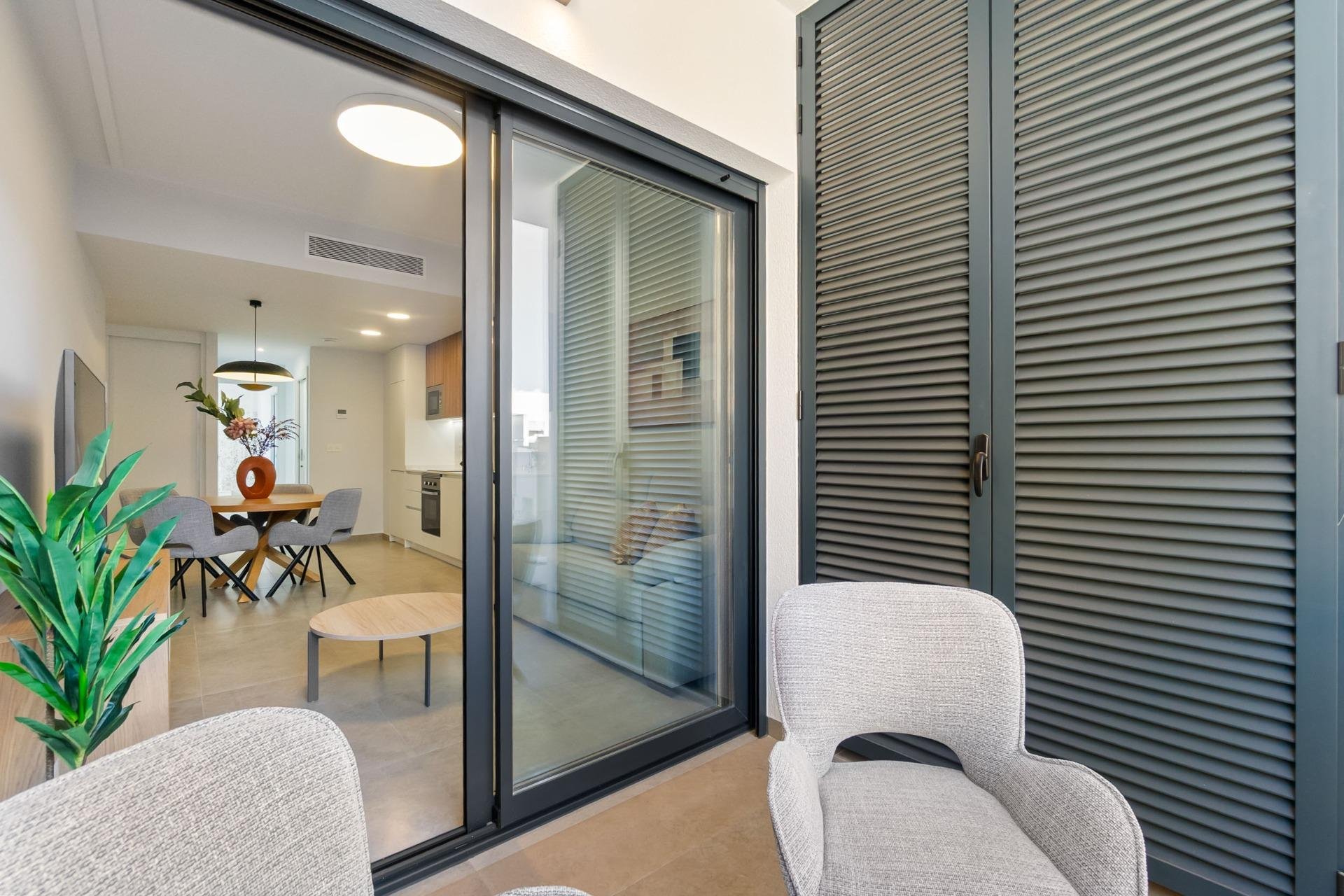 Apartment in Torrevieja, Alicante, Spain 2 bedrooms, 82 sq.m. No. 194253