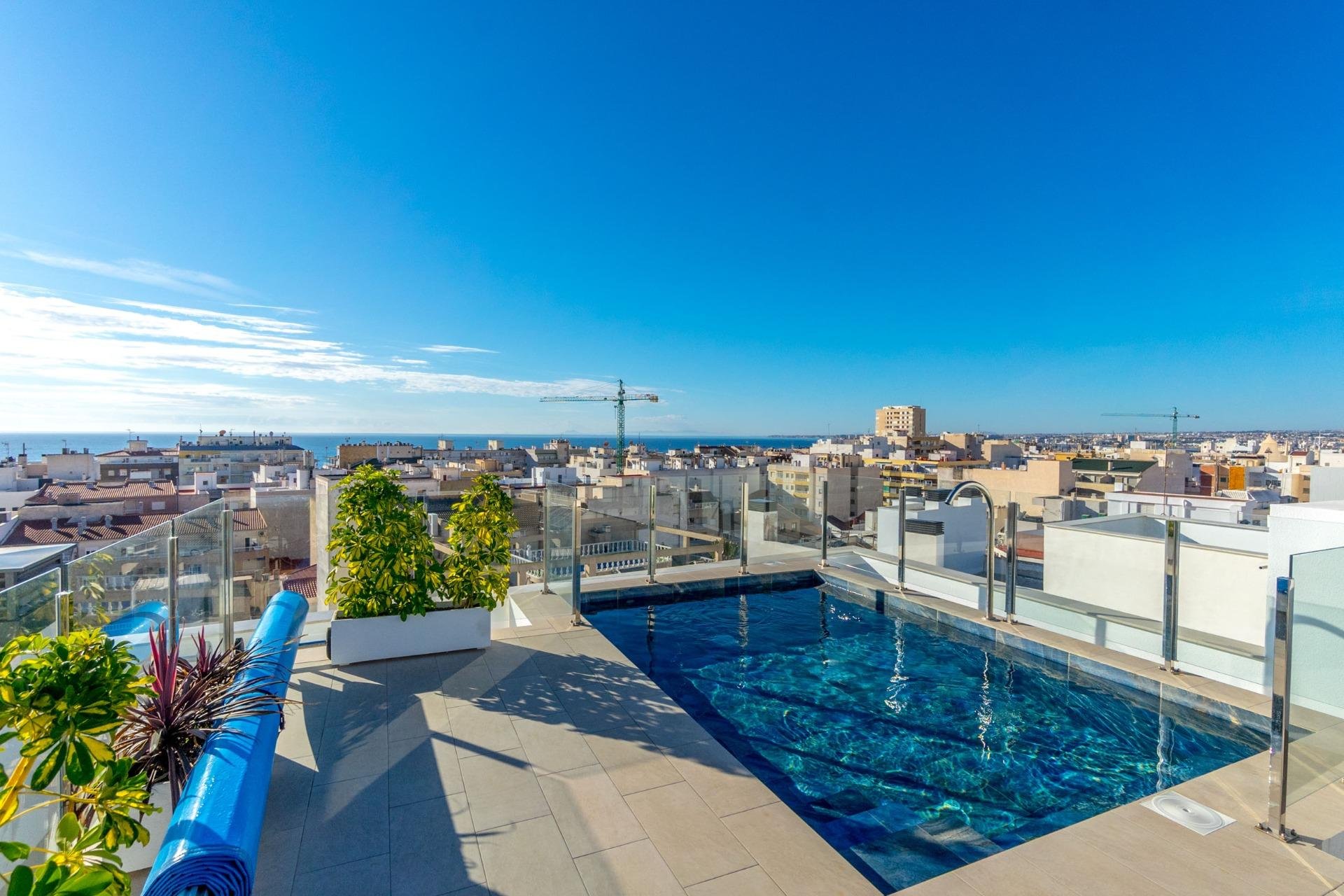 Apartment in Torrevieja, Alicante, Spain 2 bedrooms, 82 sq.m. No. 194253