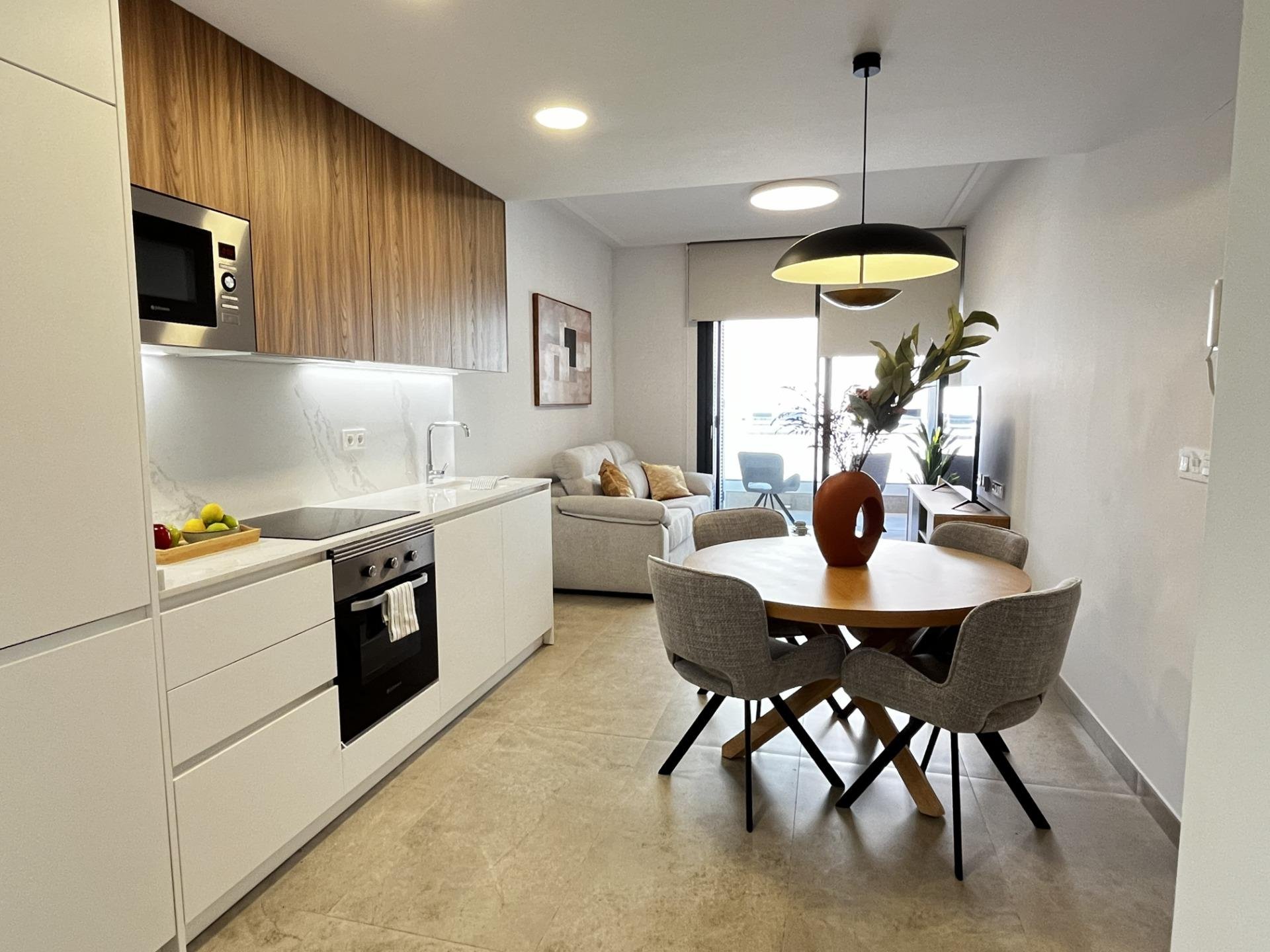 Apartment in Torrevieja, Alicante, Spain 2 bedrooms, 82 sq.m. No. 194253