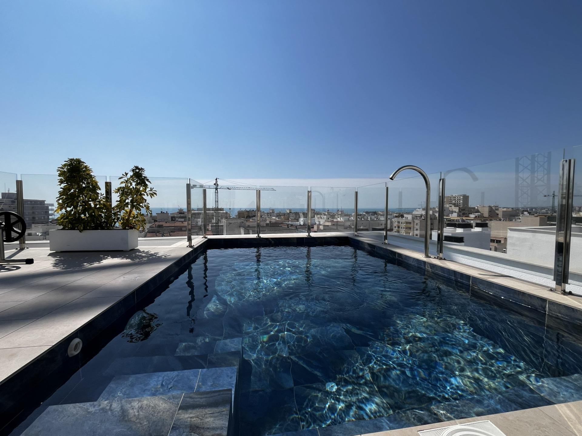 Apartment in Torrevieja, Alicante, Spain 2 bedrooms, 82 sq.m. No. 194253