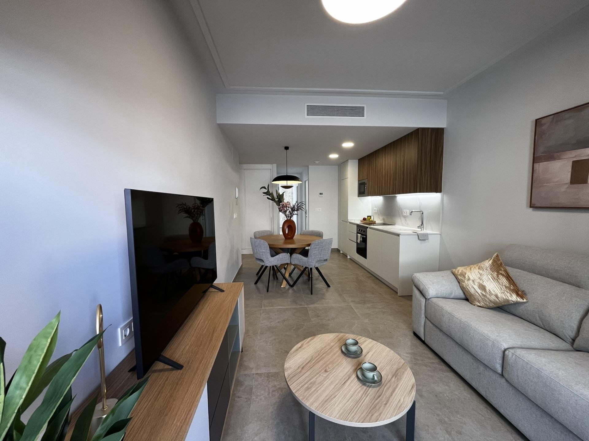 Apartment in Torrevieja, Alicante, Spain 2 bedrooms, 82 sq.m. No. 194253