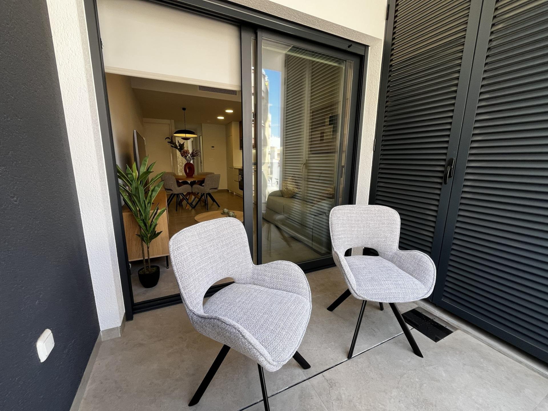 Apartment in Torrevieja, Alicante, Spain 2 bedrooms, 82 sq.m. No. 194253