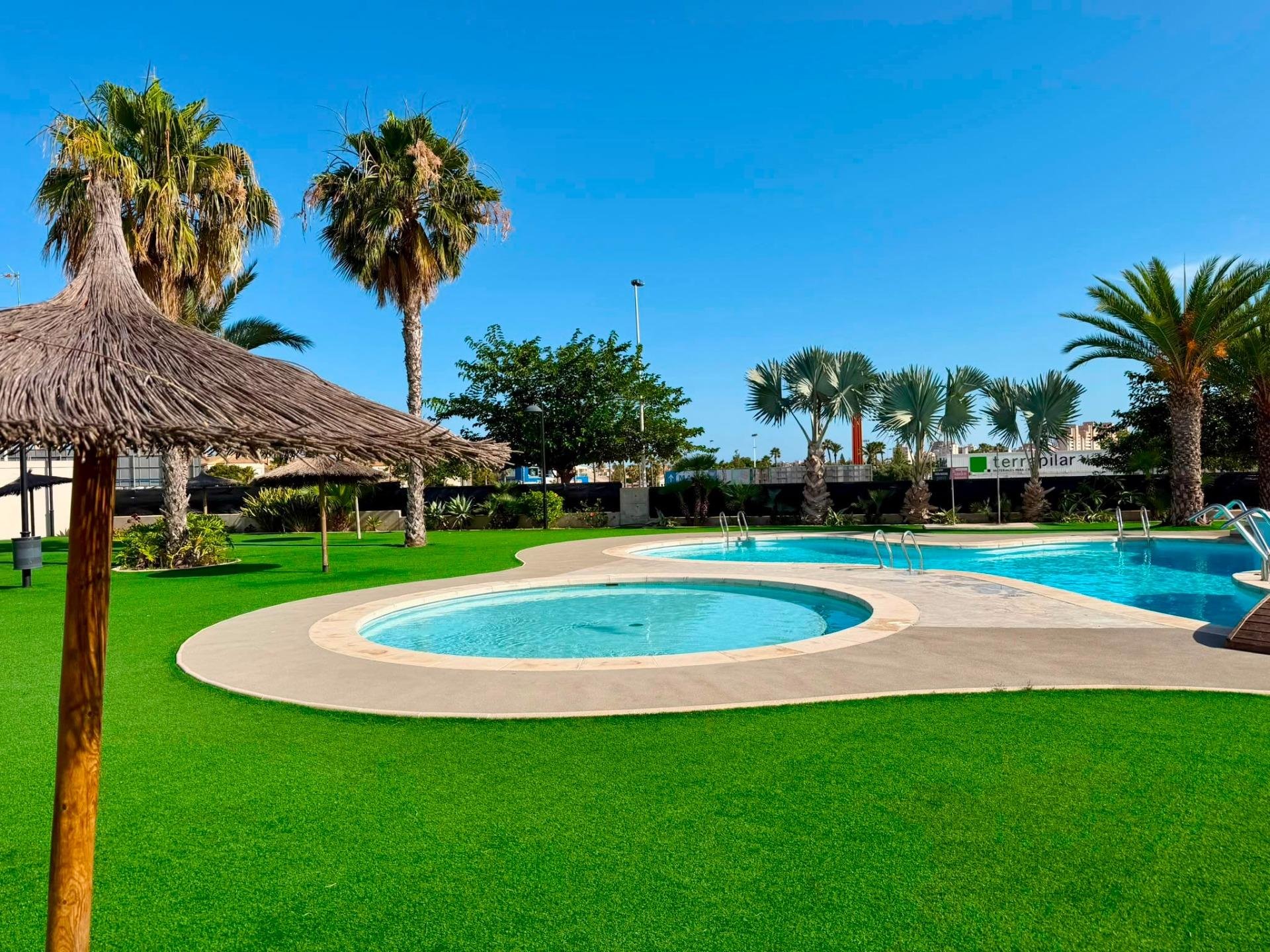 Huoneisto Torrevieja, Alicante, Espanja 2 makuuhuonetta, 81 m2 No. 194252