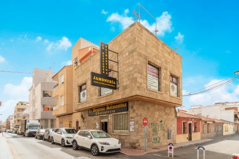 Commercial property in Torrevieja, Alicante, Spain 143 sq.m. No. 190381