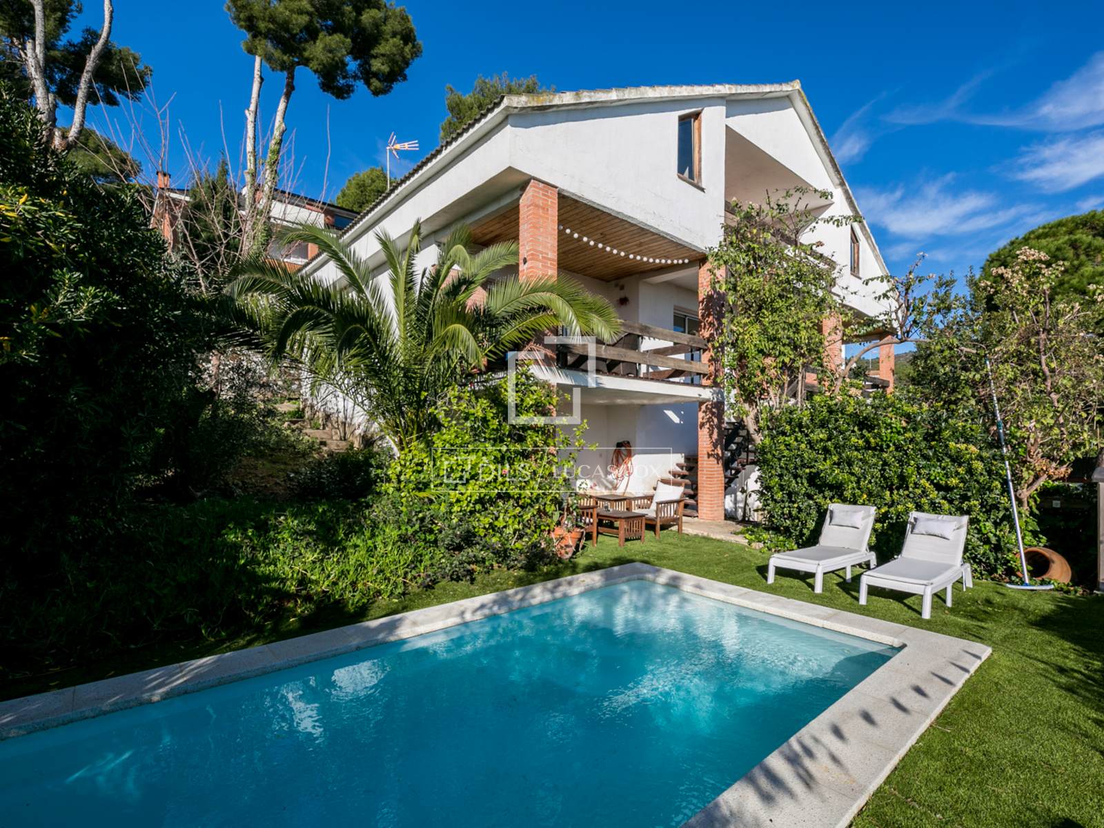 Villa in Castelldefels, Barcelona, Spain 5 bedrooms, 406 sq.m. No. 150303