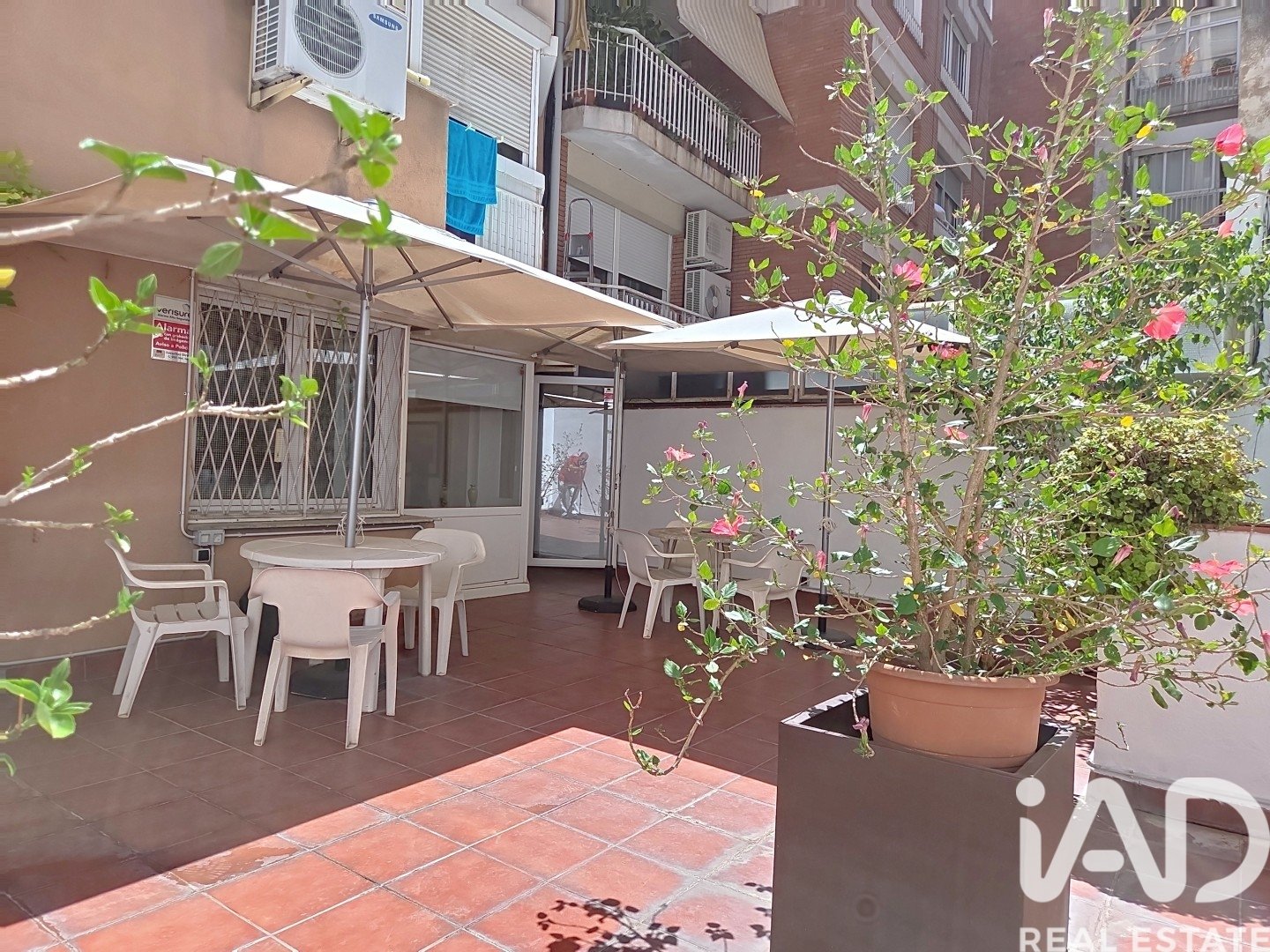 Apartment à Barcelona, Espagne 4 chambres, 92 m2 No. 188088