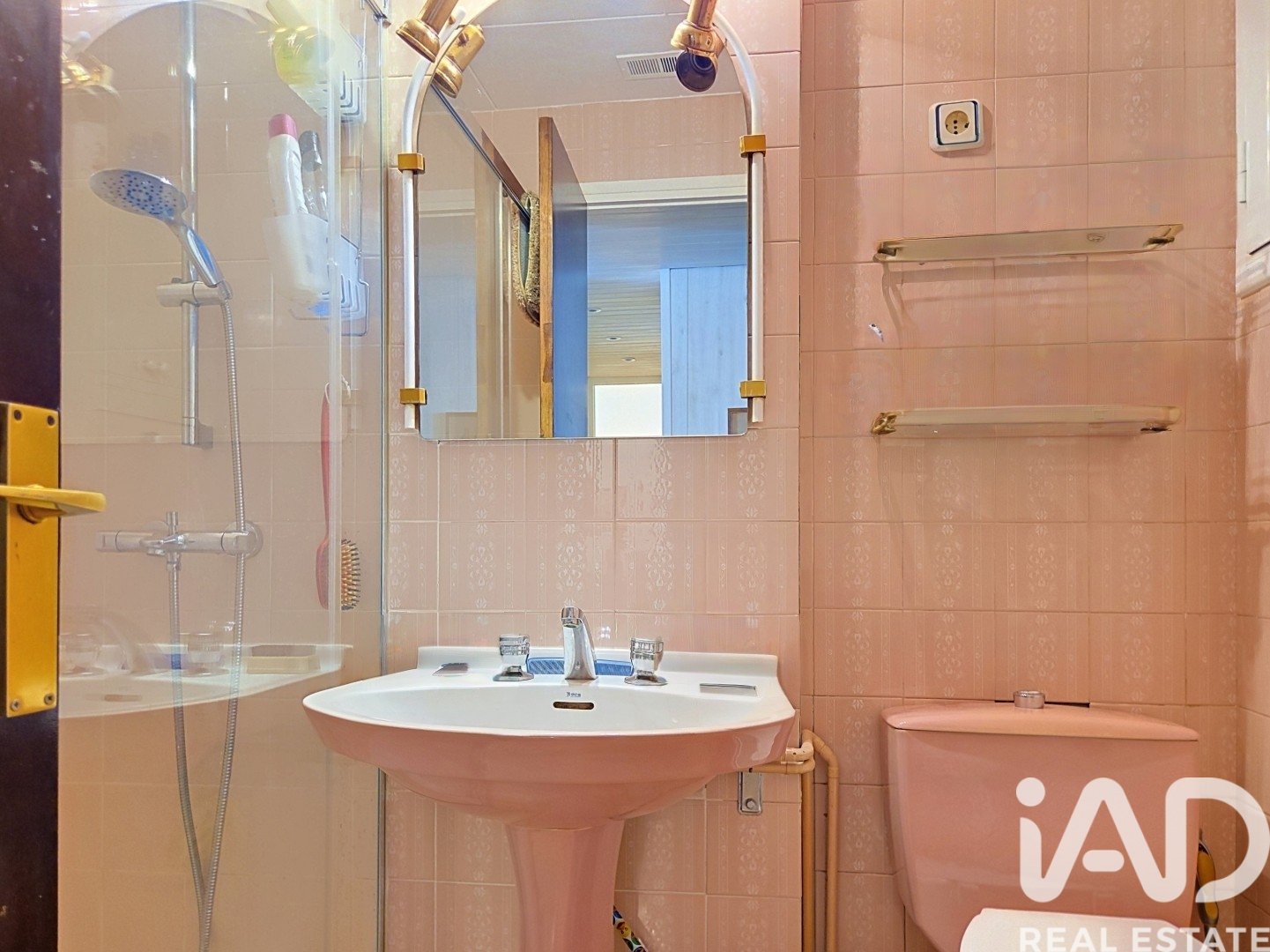 Apartment à Barcelona, Espagne 4 chambres, 92 m2 No. 188088