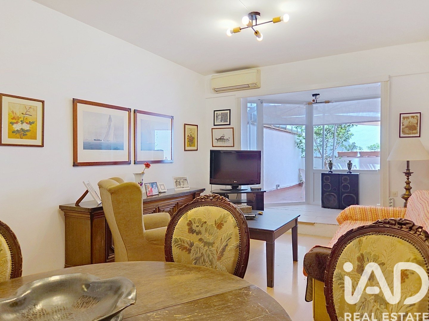 Apartment à Barcelona, Espagne 4 chambres, 92 m2 No. 188088