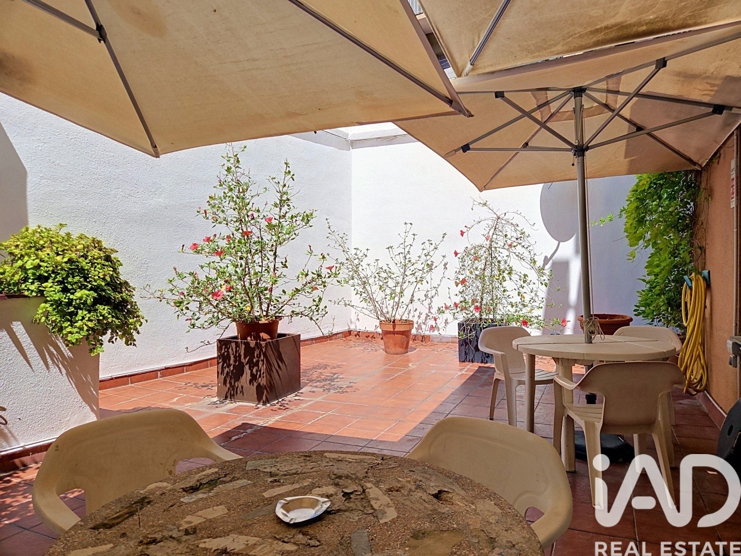 Apartment à Barcelona, Espagne 4 chambres, 92 m2 No. 188088