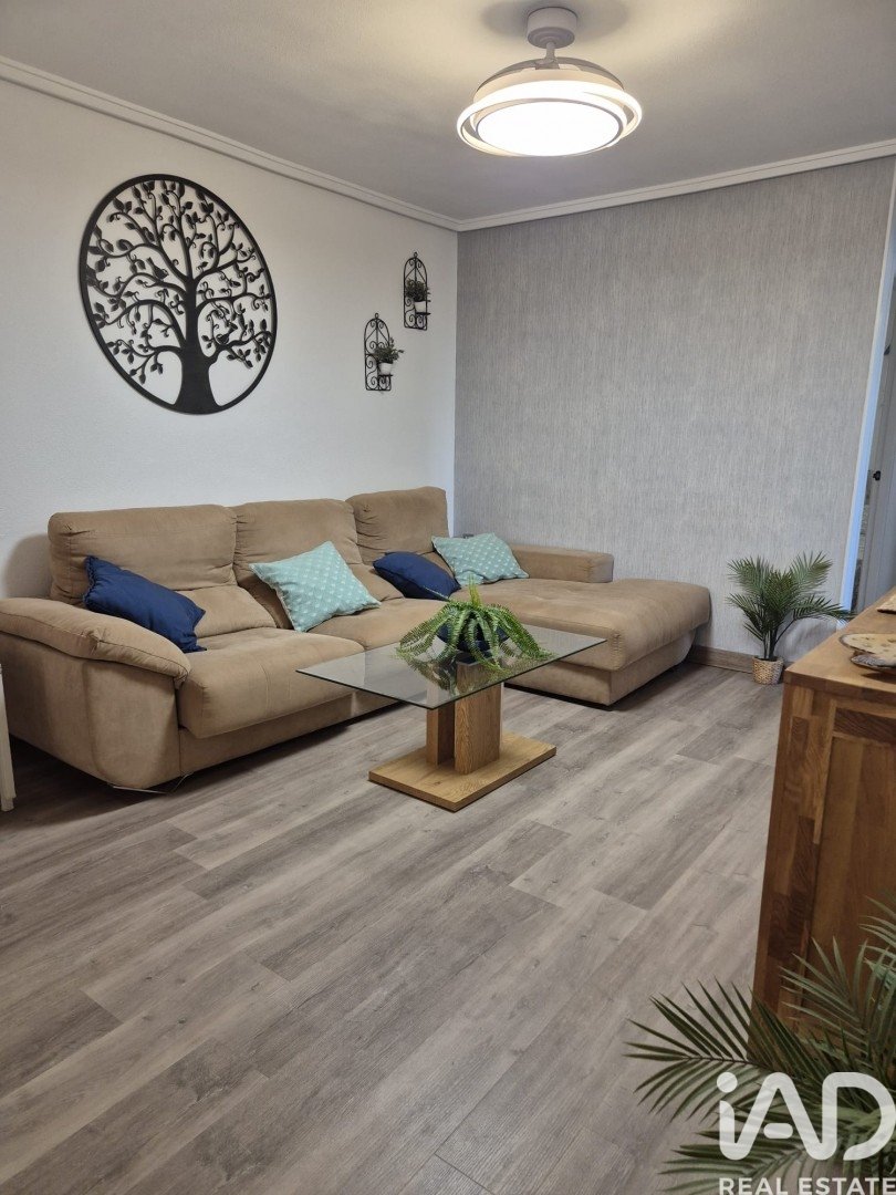 Apartment in Santa Pola, Alicante, Spain 3 bedrooms, 71 sq.m. No. 195753