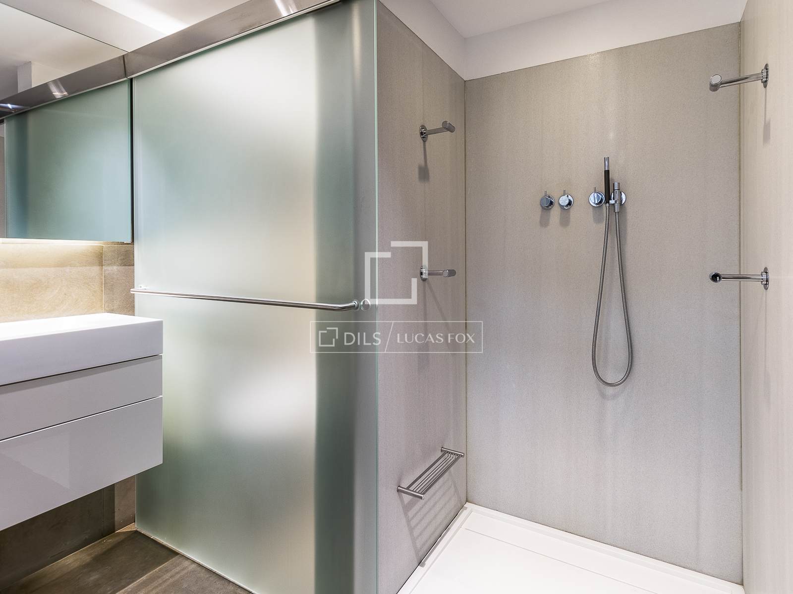 Huoneisto Barcelona, Espanja 2 makuuhuonetta, 162 m2 No. 192775