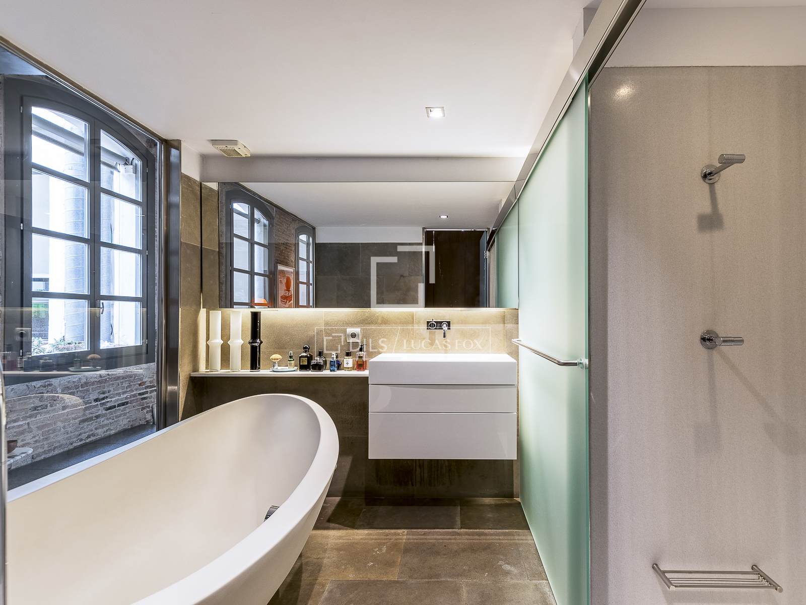Huoneisto Barcelona, Espanja 2 makuuhuonetta, 162 m2 No. 192775