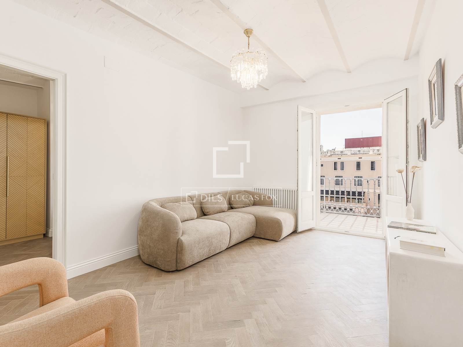 Apartamento en Barcelona, España 3 dormitorios, 119 m2 No. 192776