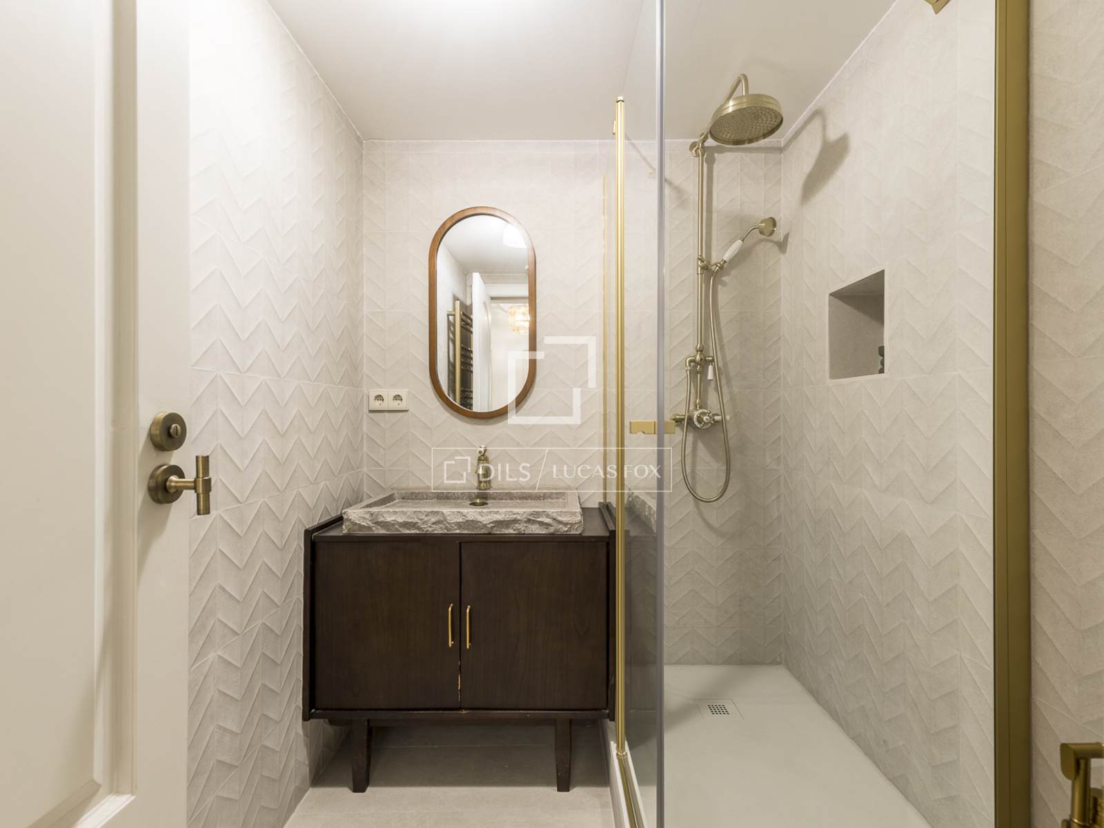 Apartamento en Barcelona, España 3 dormitorios, 119 m2 No. 192776