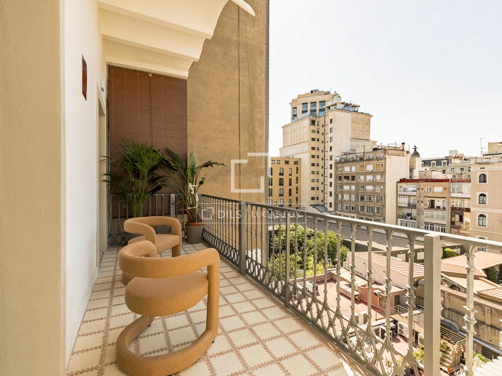 Apartamento en Barcelona, España 3 dormitorios, 119 m2 No. 192776