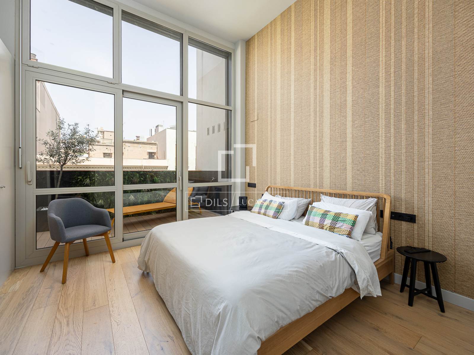 Ático en Barcelona, España 2 dormitorios, 130 m2 No. 192773