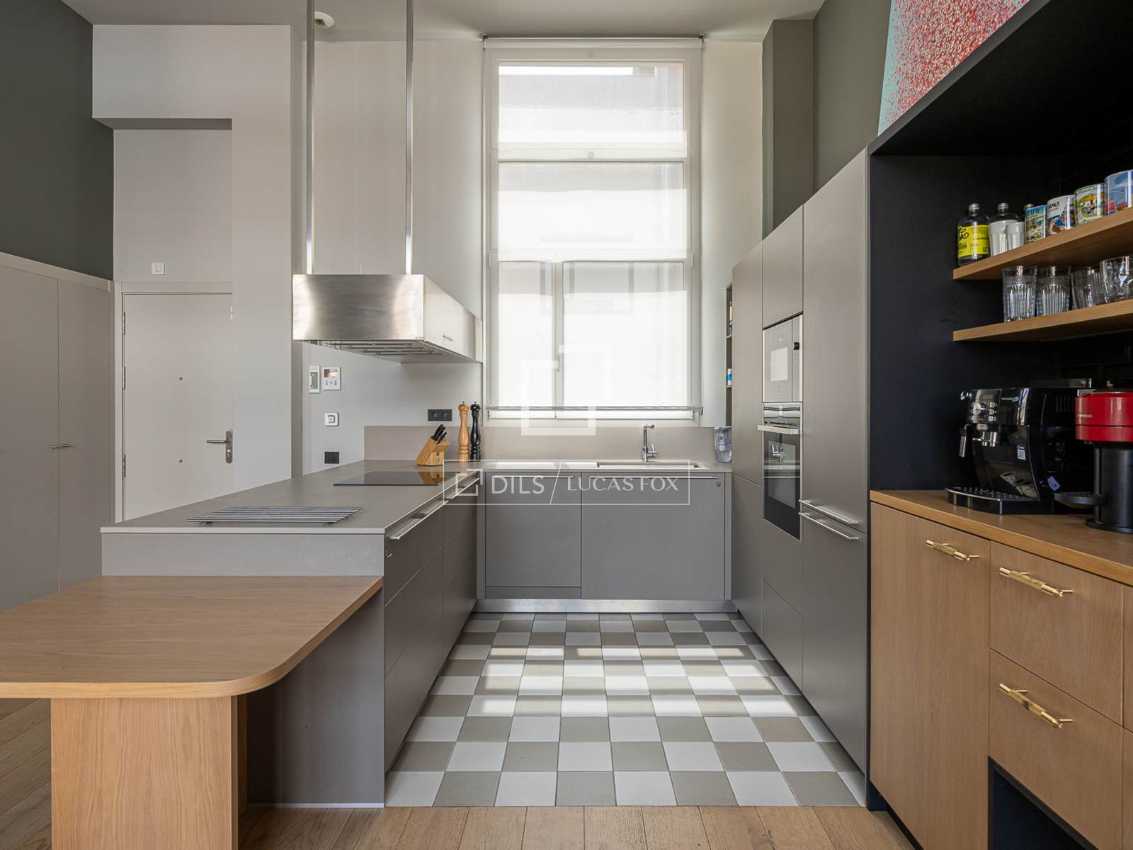 Ático en Barcelona, España 2 dormitorios, 130 m2 No. 192773