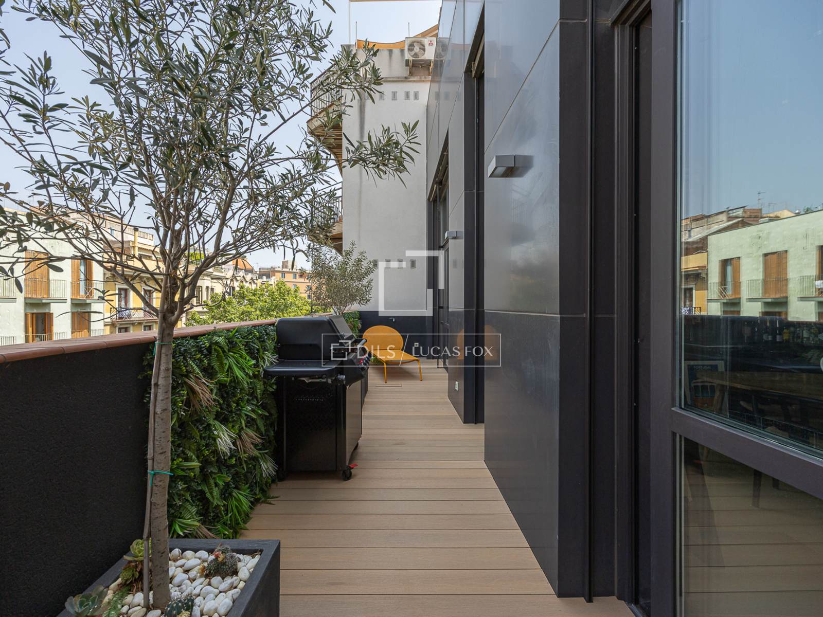 Ático en Barcelona, España 2 dormitorios, 130 m2 No. 192773