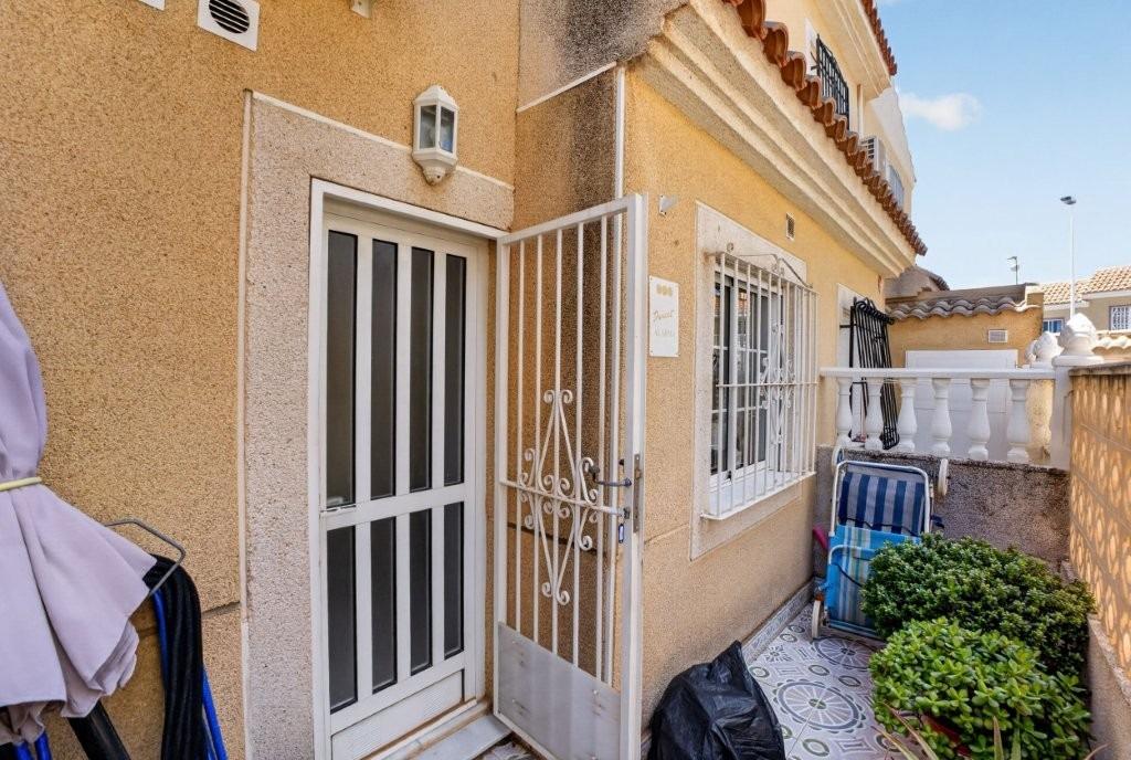 House in Torrevieja, Alicante, Spain 2 bedrooms, 79 sq.m. No. 168010