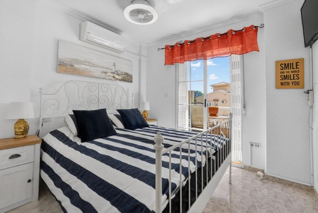 House in Torrevieja, Alicante, Spain 2 bedrooms, 79 sq.m. No. 168010