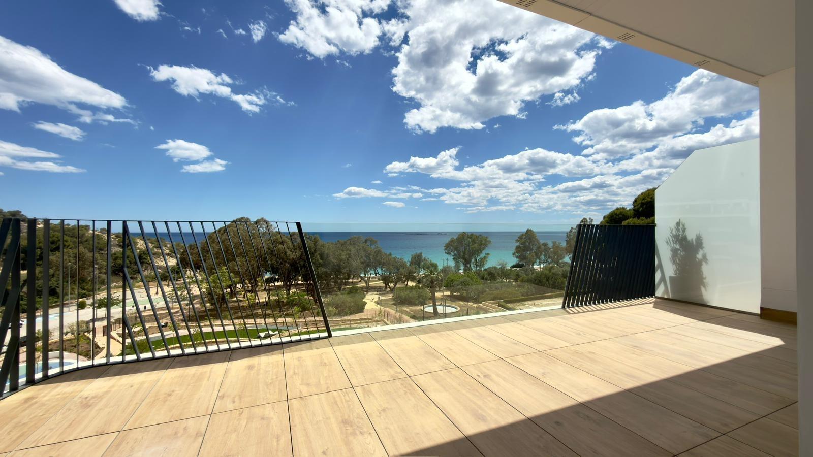 Attico a Villajoyosa, Alicante, Spagna 3 camere da letto, 226 mq. N° 168014