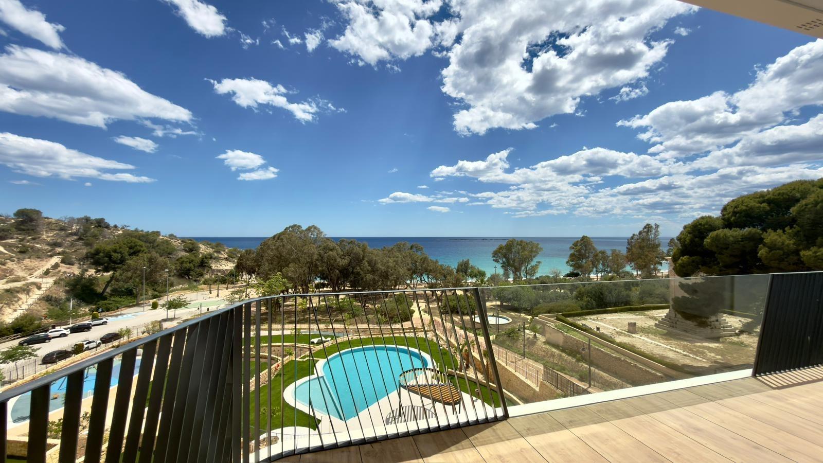 Attico a Villajoyosa, Alicante, Spagna 3 camere da letto, 226 mq. N° 168014