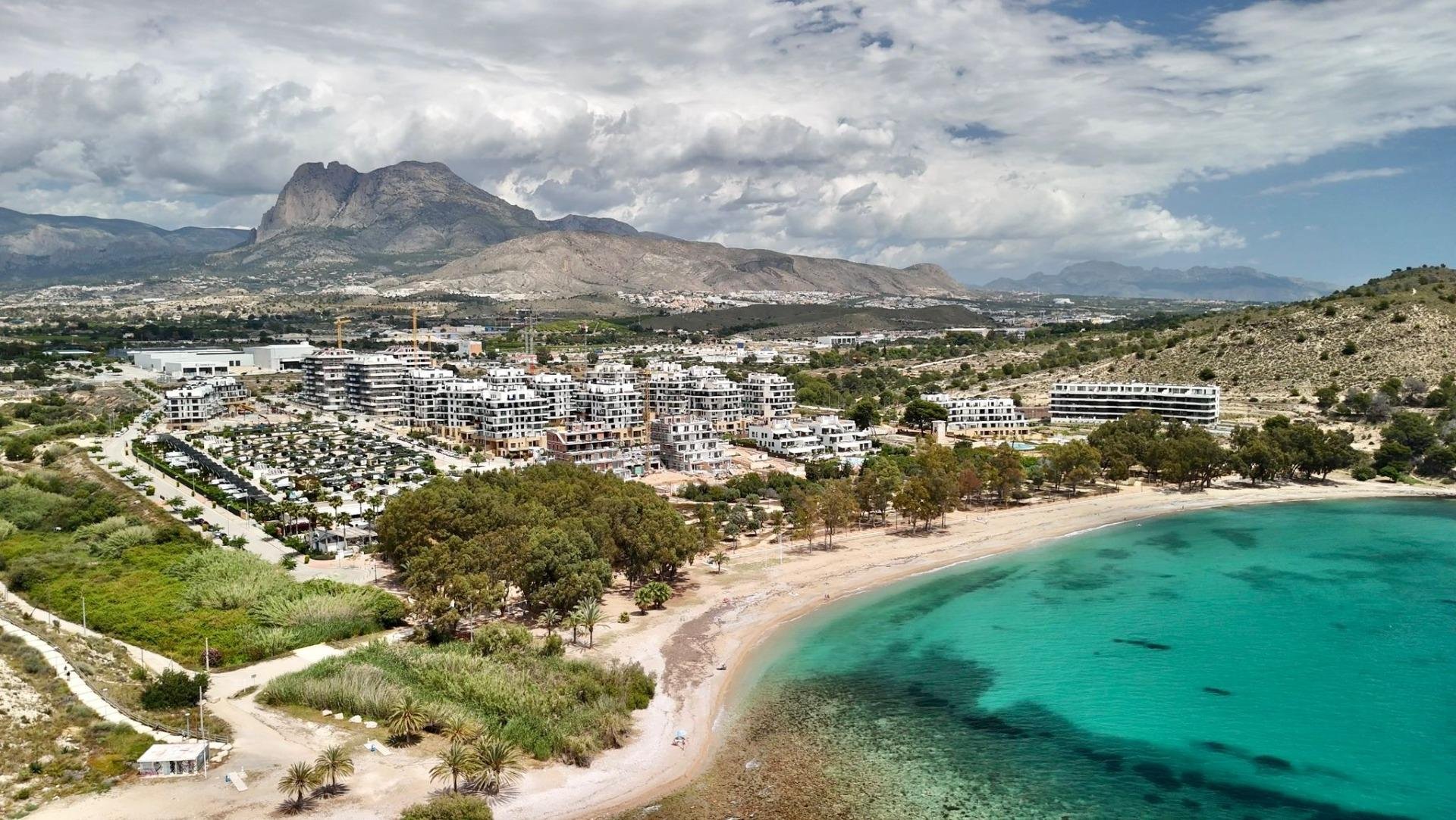 Attico a Villajoyosa, Alicante, Spagna 3 camere da letto, 226 mq. N° 168014