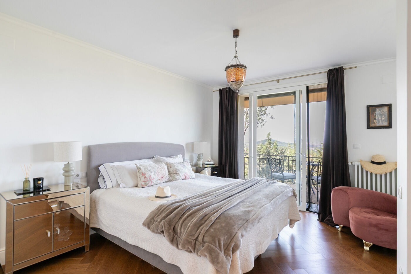 Māja Barcelona, Spānijā 6 istabas,  Nr. 140776