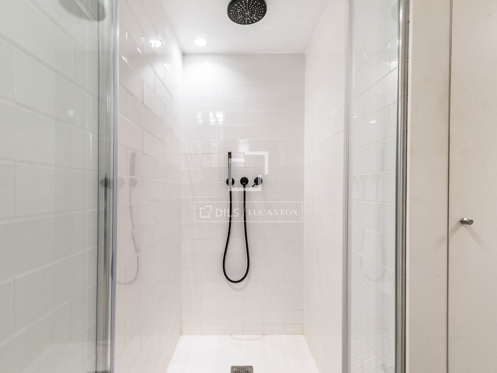 Apartamento en Barcelona, España 2 dormitorios, 87 m2 No. 150395